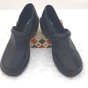 Thom McAn Leather Slip-on Clogs Women Size 10W